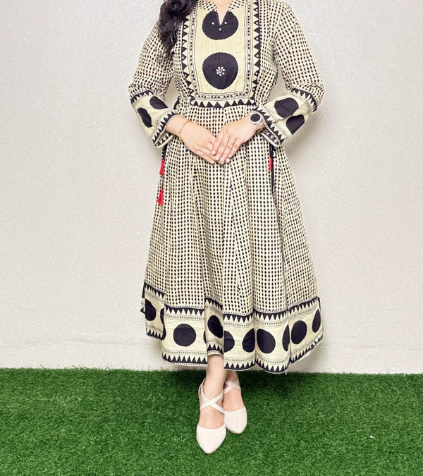 Kurti KR01 Black Alternate View